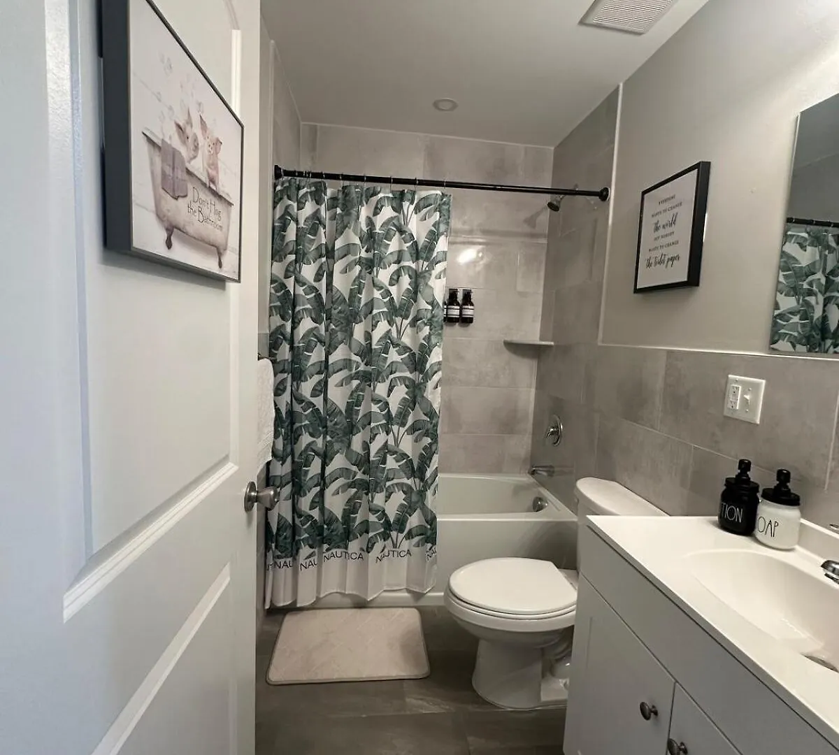 Spacious 6 Bedroom Home With Nyc Access & Parking! Newark 0*,  United States