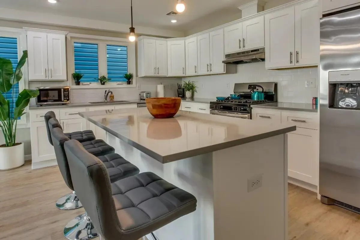 Apartment Spacious 6 Bedroom Home With Nyc Access & Parking! Newark