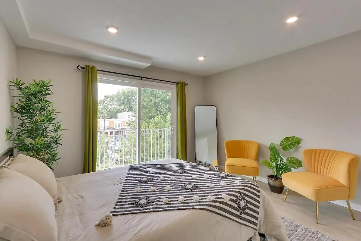 Spacious 6 Bedroom Home With Nyc Access & Parking! Newark Apartment