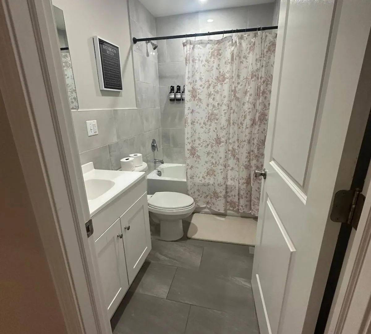 Apartment Spacious 6 Bedroom Home With Nyc Access & Parking! Newark