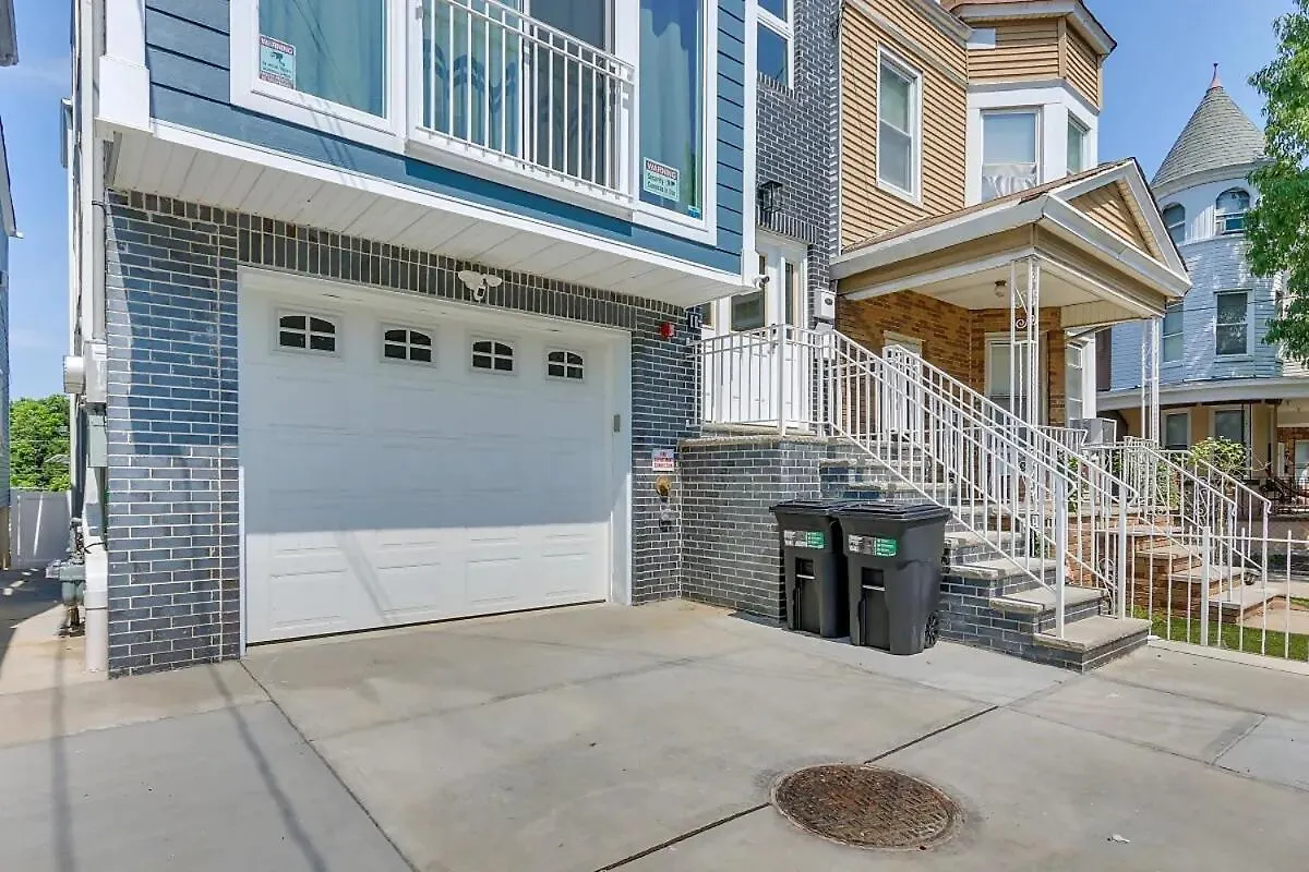 Spacious 6 Bedroom Home With Nyc Access & Parking! Newark