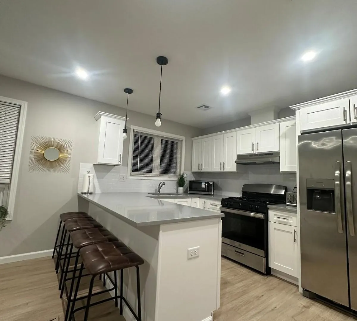 Spacious 6 Bedroom Home With Nyc Access & Parking! Newark Apartment