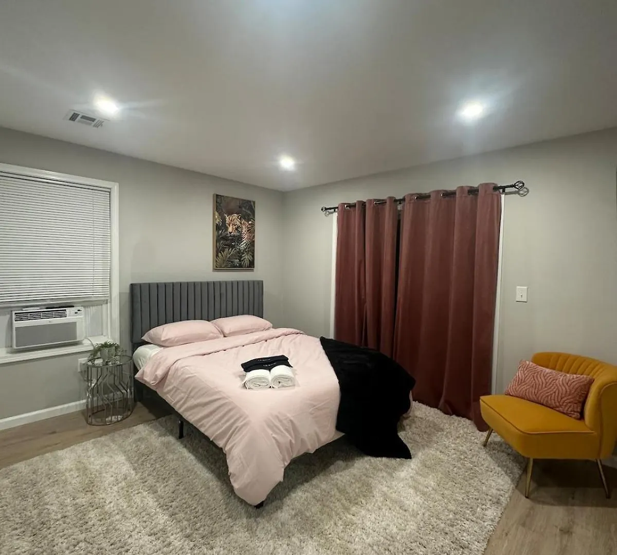 Spacious 6 Bedroom Home With Nyc Access & Parking! Newark 0*,  United States