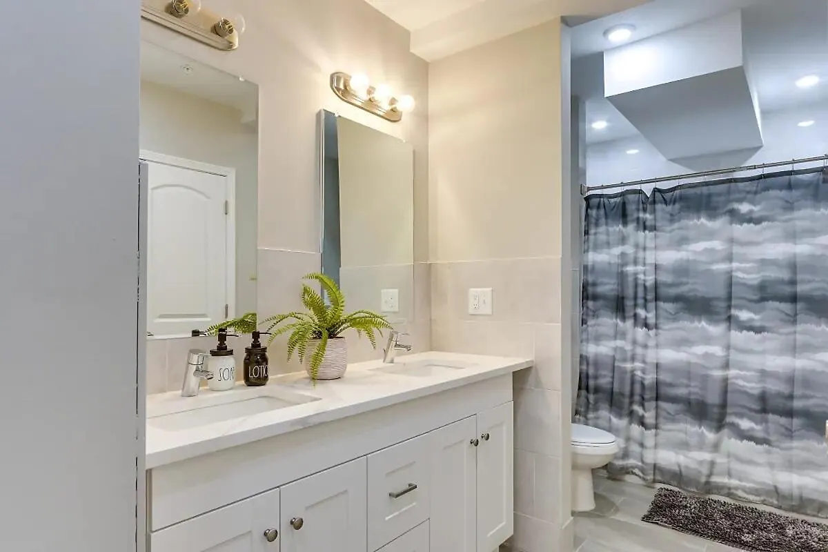 아파트 Spacious 6 Bedroom Home With Nyc Access & Parking! 뉴어크