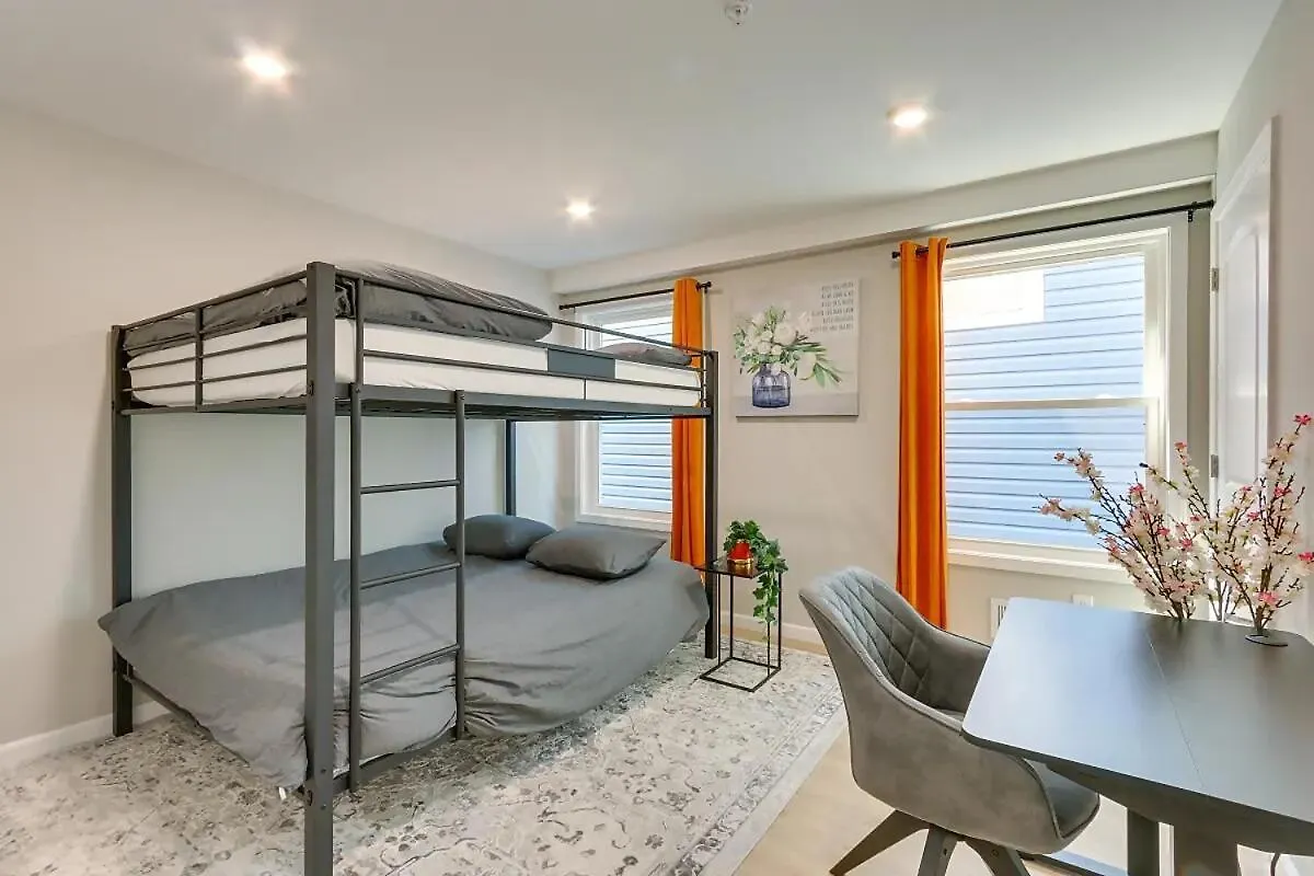 Spacious 6 Bedroom Home With Nyc Access & Parking! 뉴어크 아파트